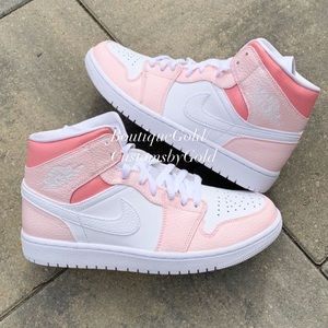 Customs Nike Air Jordan’s white and pink